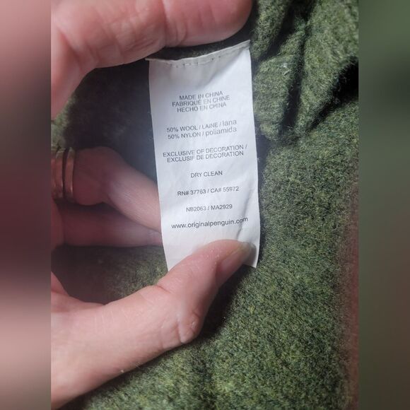 VINTAGE 50% WOOL MEDIUM WEIGHT  penguin green sweater - Picture 9 of 9